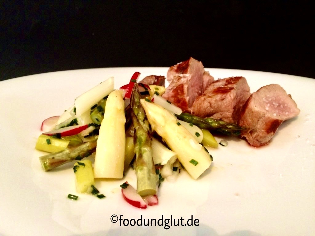 Spargelsalat mit Radieschen-Dressing - foodundglut.de